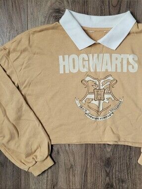 Hogwarts Crest Polo-Style Crop Sweatshirt